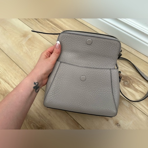 LIKE NEW- KATE SPADE - Carter Street Berrin Crossbody- In pebble leather - Picture 3 of 7